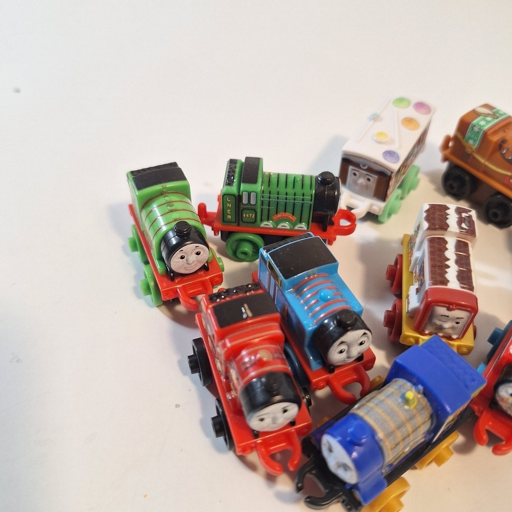 Thomas The Train & Friends Minis Micro Mini Trains  11 Trains Holiday Christmas
